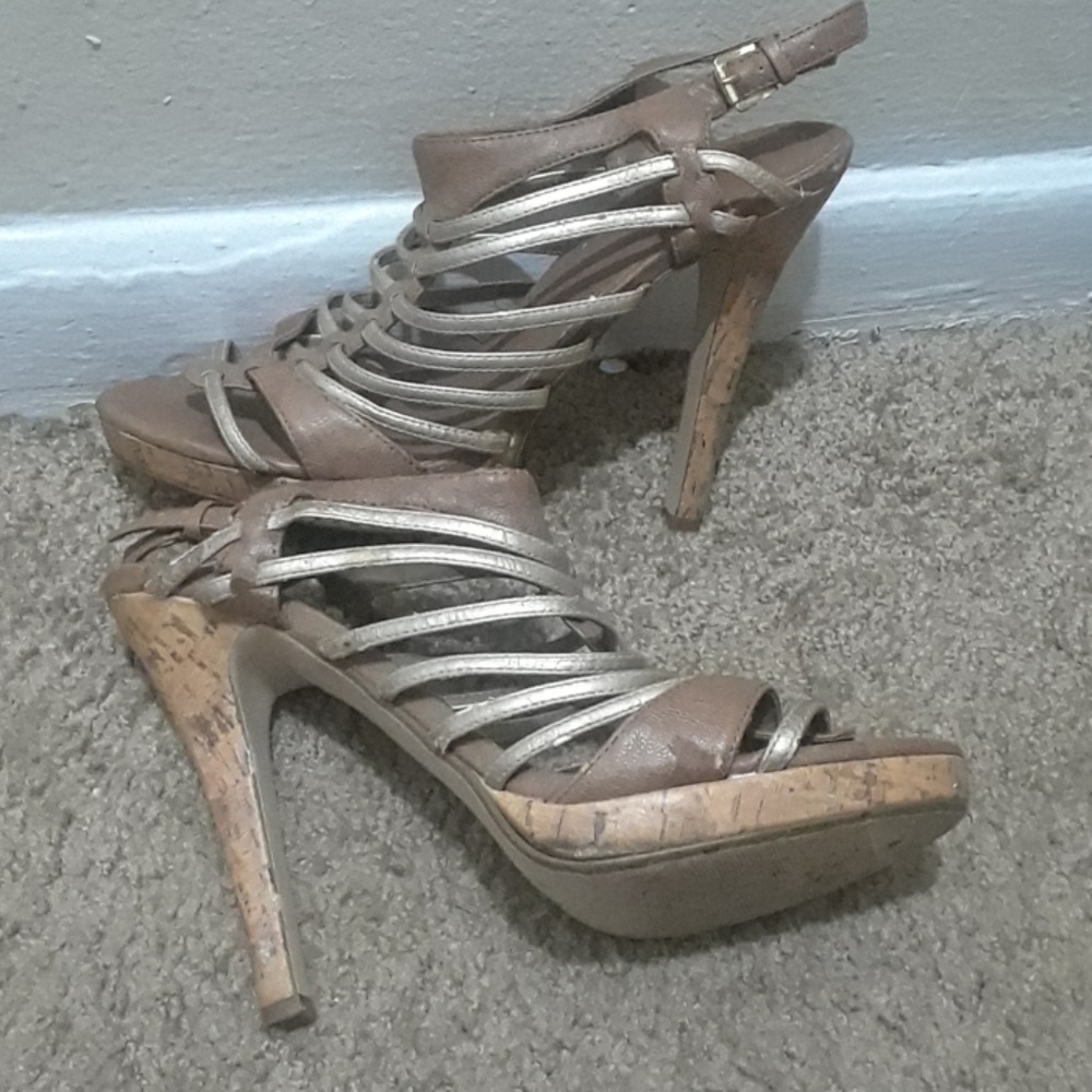 Heels - Picture 2 of 2